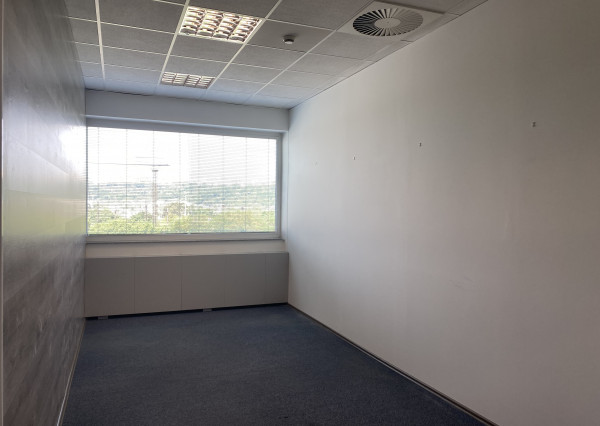 Kompaktná kancelária - 18 m2 v centre mesta - pri Auparku