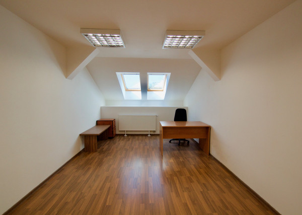 Kancelárske priestory - 21 m2, v centre mesta - Moyzesova