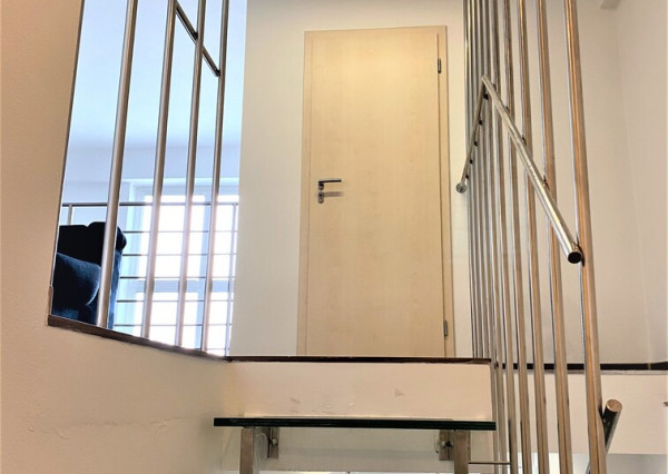 Atraktívna mezonetová kancelária v centre pri Auparku