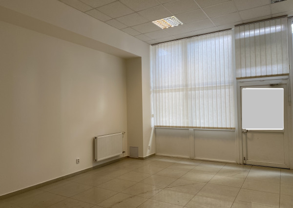 Obchodné priestory - 167 m2 - na prízemí v OC na Terase