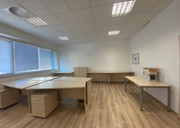 Atraktívne kancelárske priestory 51 m2 - s dvomi miestnosťami - v centre mesta