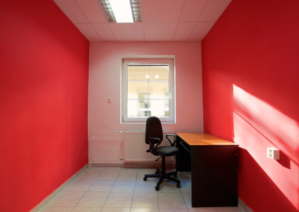 Priestor s umývadlom – 9 m2 – v centre pri Hiltone.