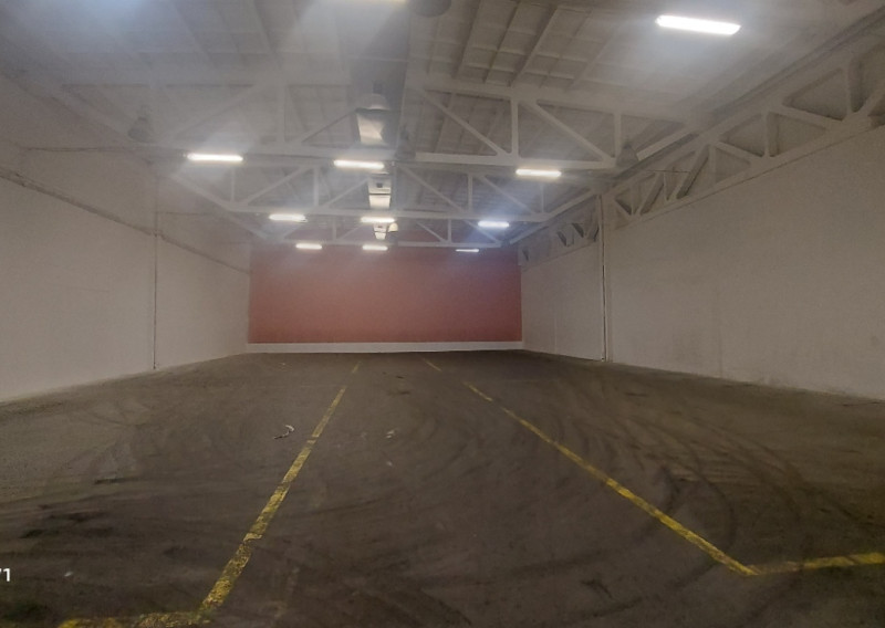 Skladovacie priestory  632 m2 v podnikateľskom areáli