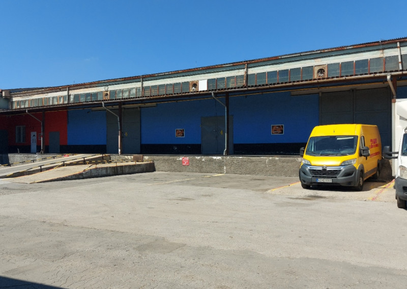 Skladovacie priestory s výmerou 830 m2 v areáli pri diaľničnom privádzači