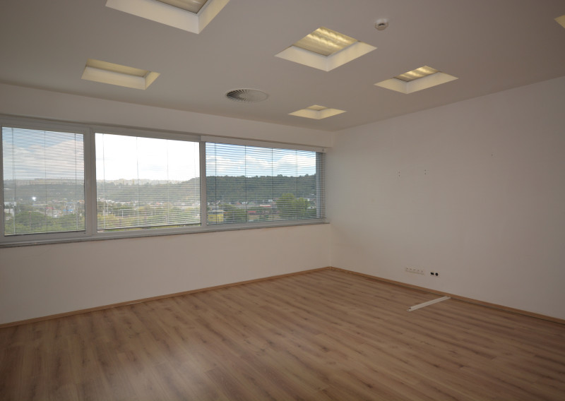 Priestranná kancelária - 35 m2 - v centre mesta